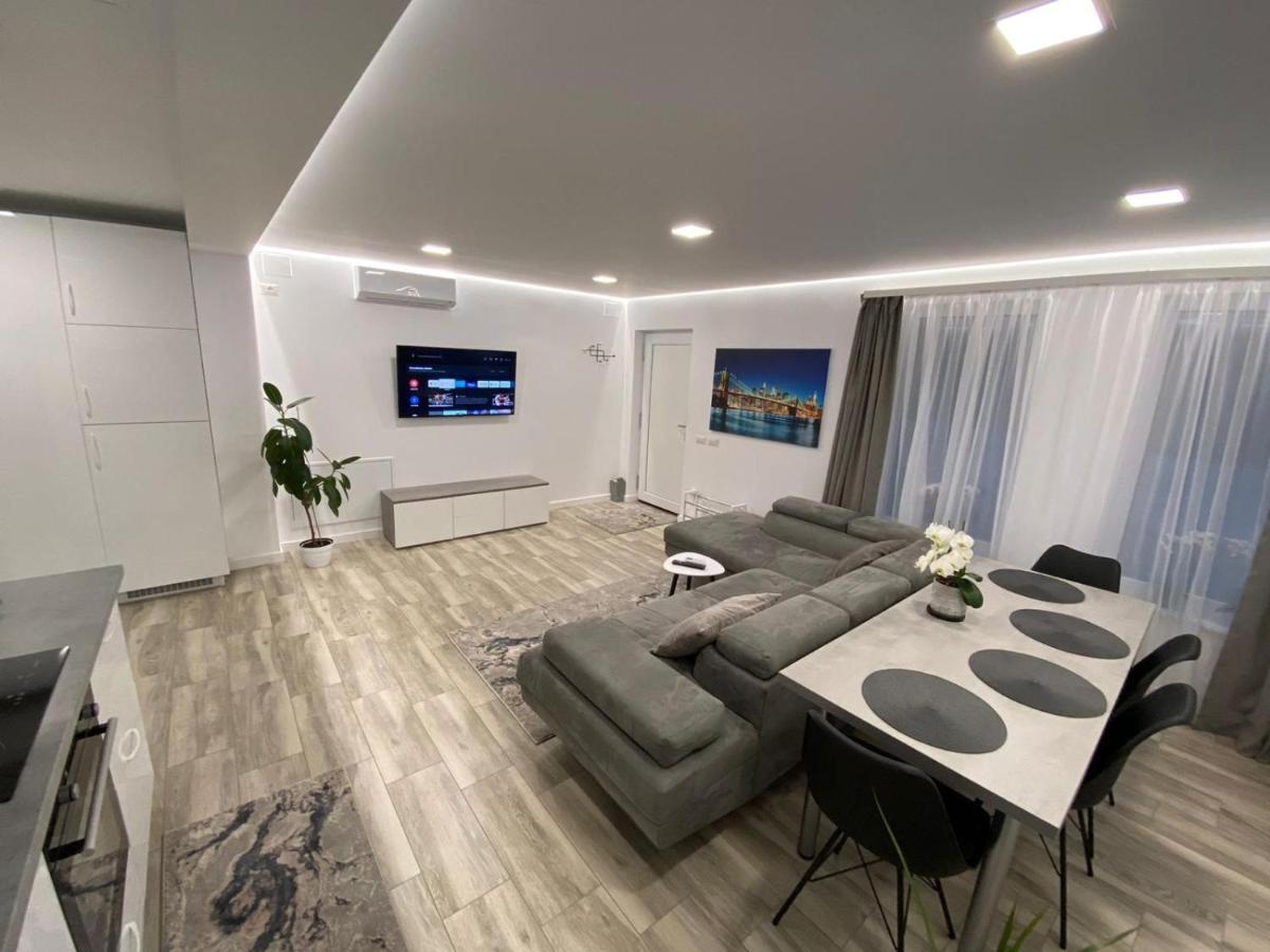 Lora Studio Suceava Exterior foto